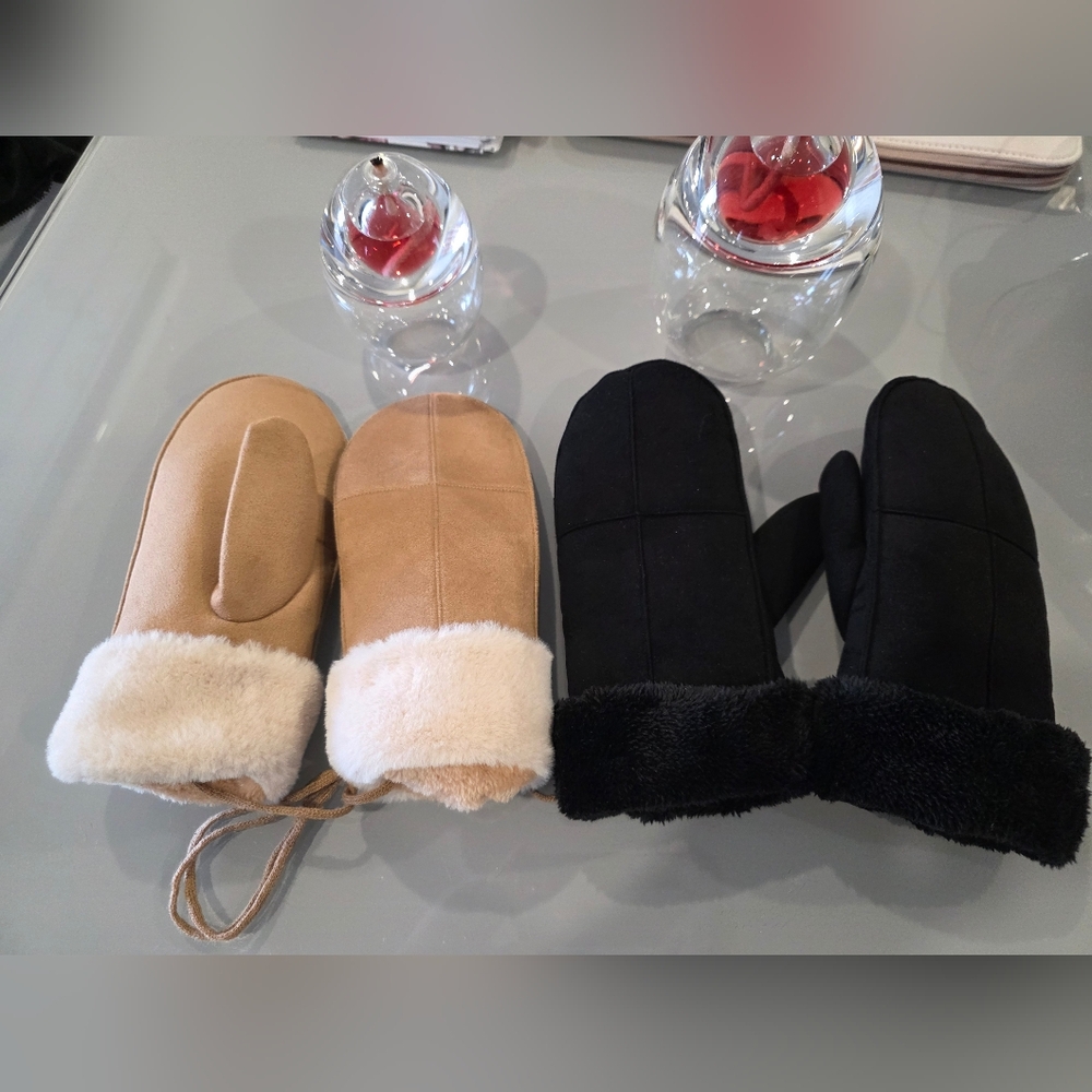 Clarins Black Mittens And Light Brown Mittens, Set Of 2 Pairs